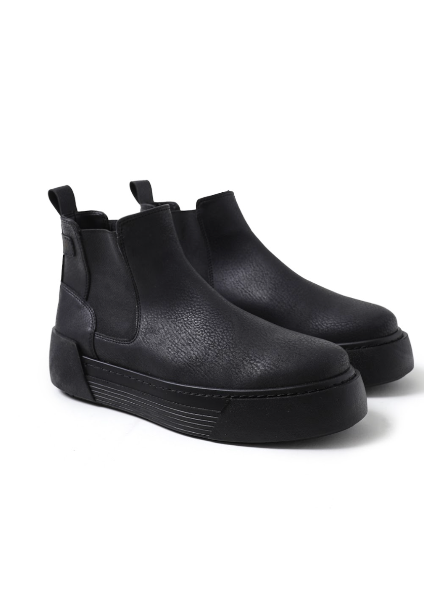 Avalon Onyx Chelsea boot in matte black with cushioned platform sole by Apollo Moda